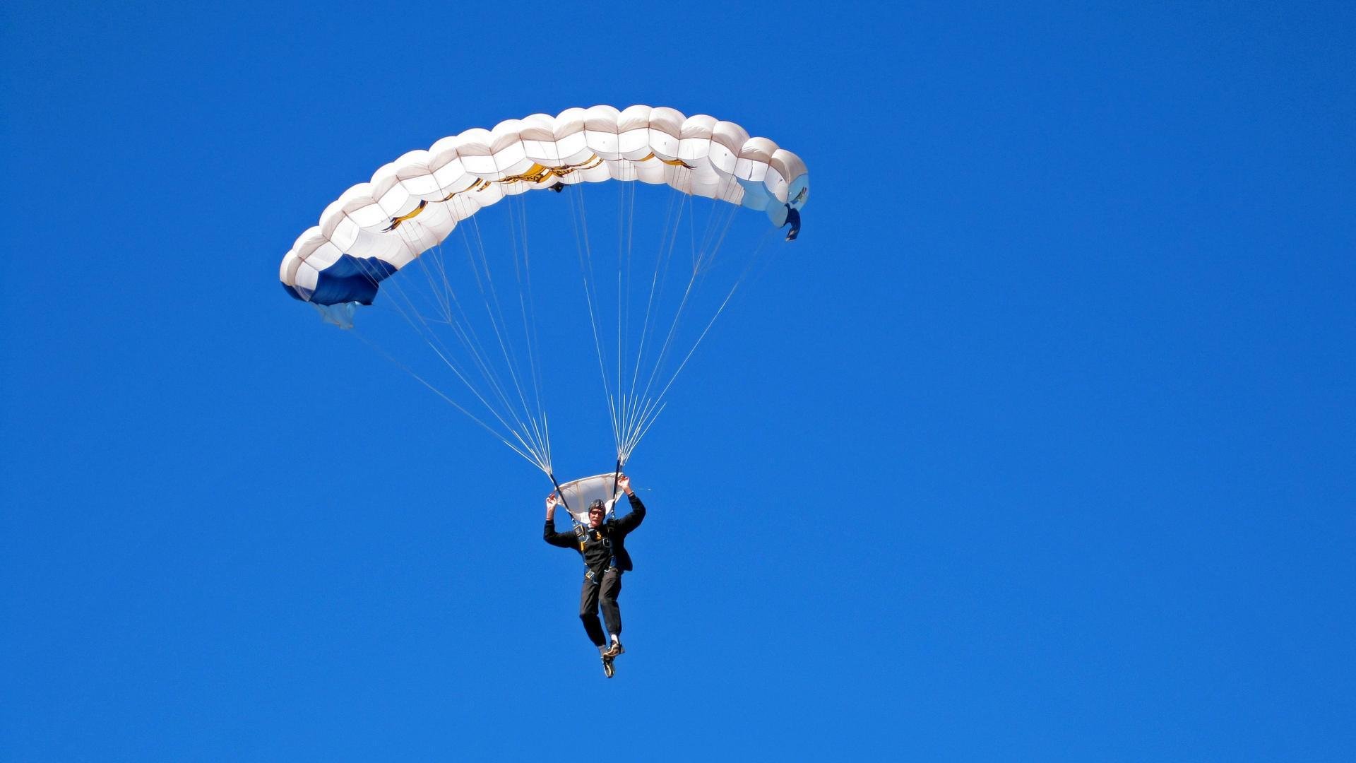 开云体育官方网站-_极限飞盘：突破传统，创新玩法_，极限飞盘的基本技术动作