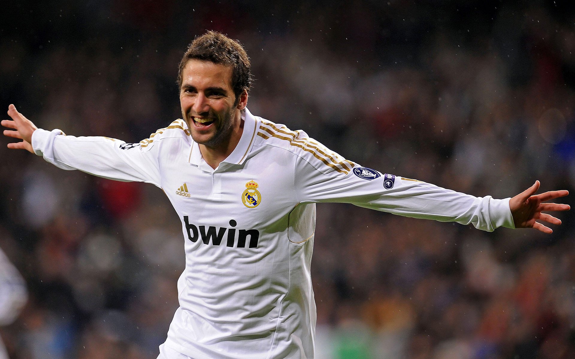 哥伦比亚骑手胡利安娜·古铁雷斯在2024年巴黎奥运会盛装舞步比赛中取得第25名,展现出色表现。